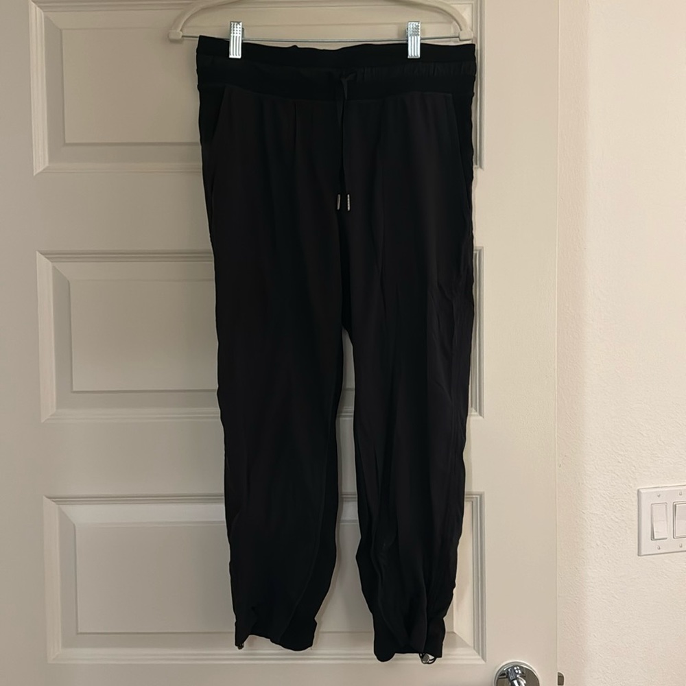 LULULEMON Dance Studio Jogger Crop 8